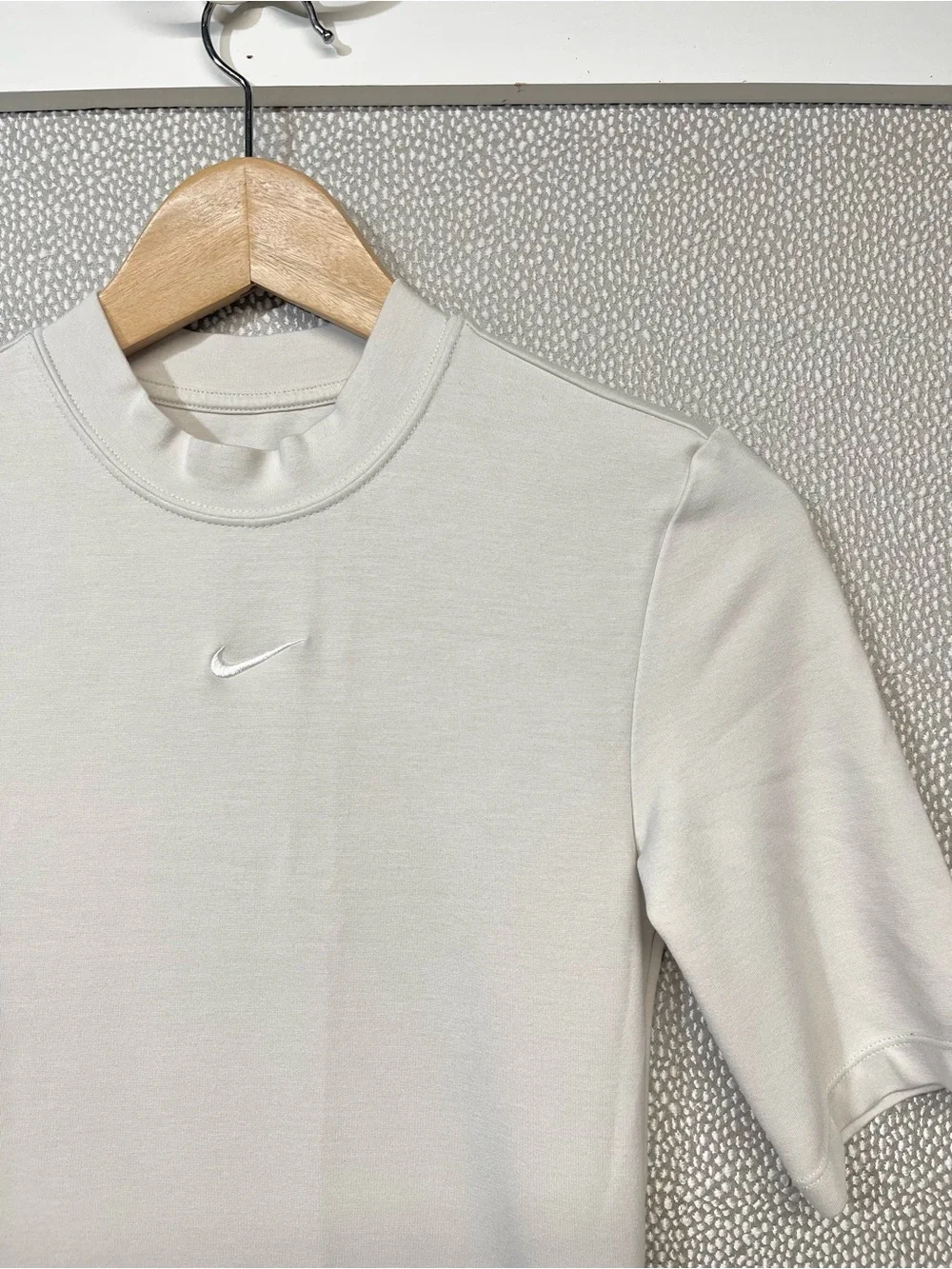 XS Nike Women's Cream/Oatmeal Short-Sleeve Midi Bodycon Dress